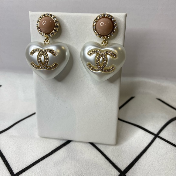 CHANEL resin drop Heart Earrings - Picture 1 of 5